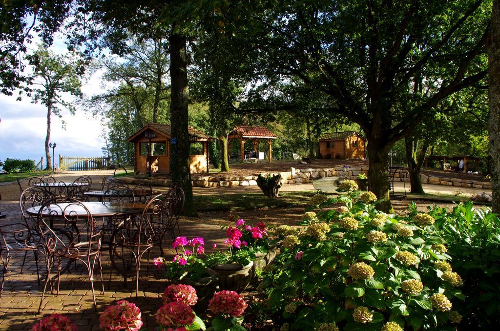Auberge Les Tables Du Ban Saint-Pierre-la-Palud Exterior foto